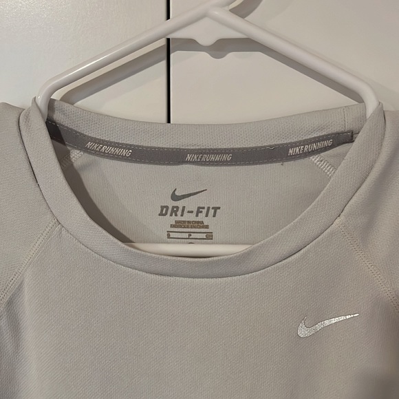Nike DriFit SS Running Tee - Picture 3 of 5
